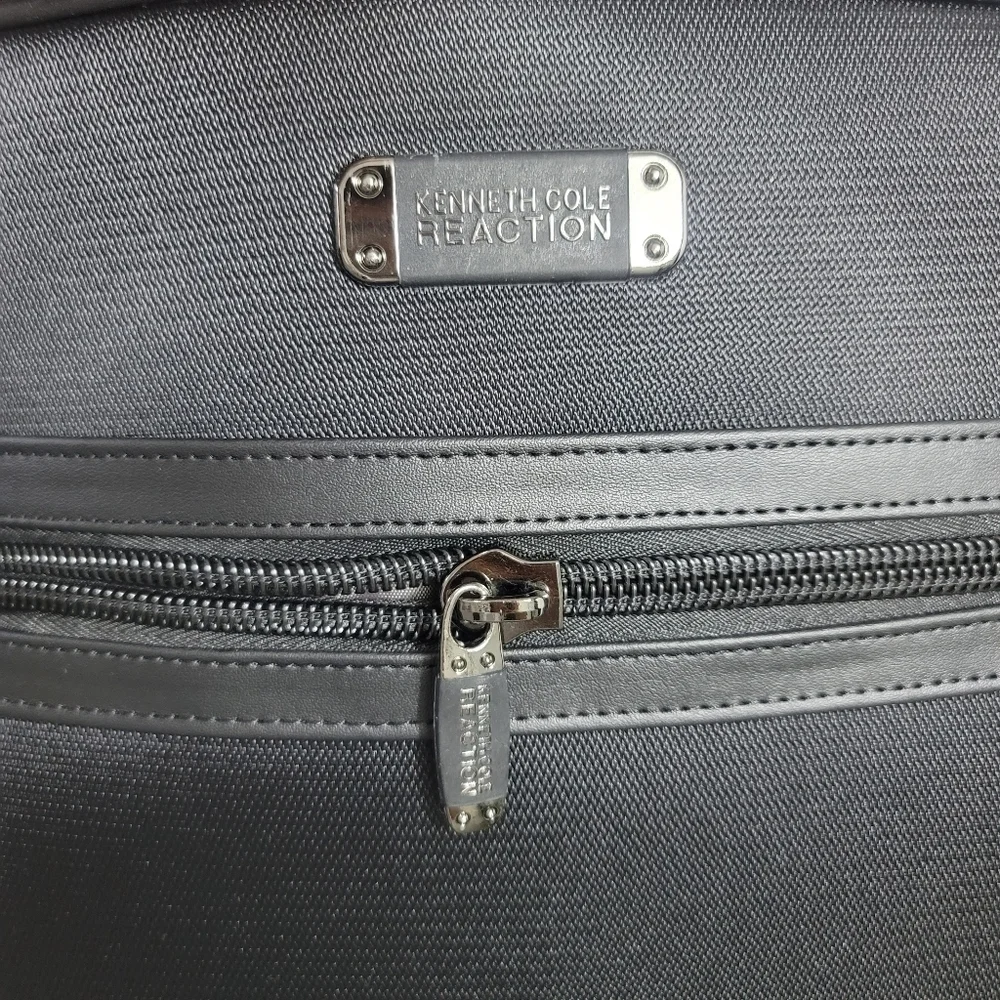 KENNETH COLE REACTION LAPTOP CASE TOP ZIP